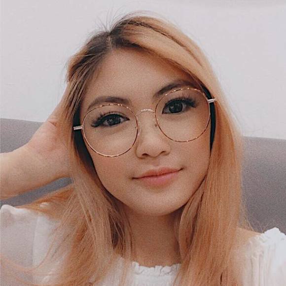 juliehang933